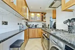 8 Avon Close, photo 4