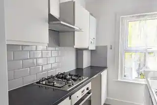 8 Babington Road, photo 2