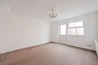 8 Barry Road, photo 2