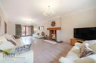 8 Belle Vue Road, photo 3