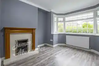 8 Bigginwood Road, photo 4