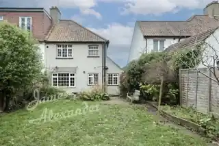 8 Bigginwood Road, photo 2