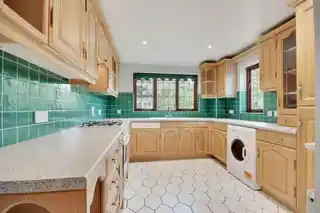 8 Bowers, photo 3