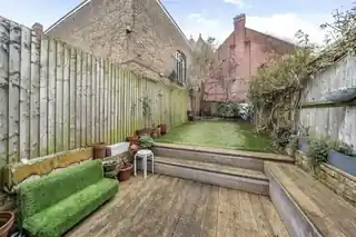 8 Brading Road, photo 2