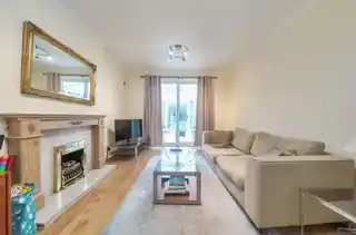 8 Brook Drive, photo 2