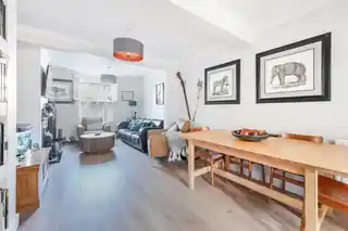 8 Bruton Road, photo 2
