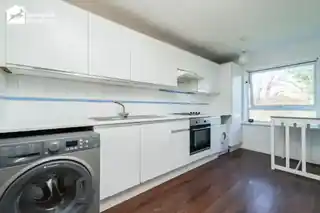 8, Carew Court, Basinghall Gardens, photo 4