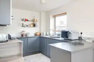 8 Cathcart Street, photo 2