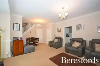 8 Chaplin Road, photo 3