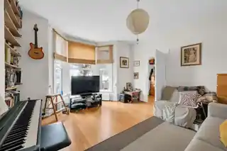 8 Crookston Road, photo 2