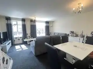 8 Crowden Way, photo 4