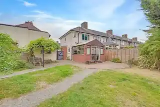 8 Davington Gardens, photo 2