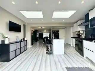 8 Dawson Drive, photo 2