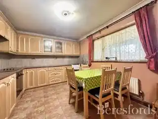 8 Easedale Drive, photo 2