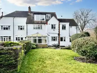 8 Elmfield Way, photo 3
