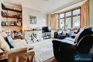8 Elmhurst Drive, photo 3