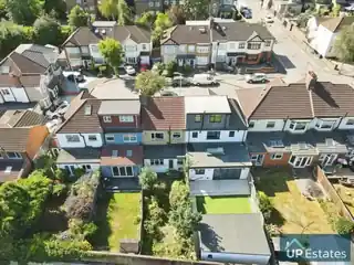 8 Elmhurst Drive, photo 2