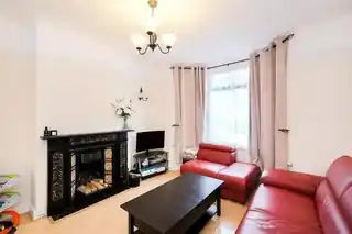 8 Eustace Road, photo 2