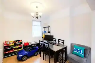 8 Eustace Road, photo 3