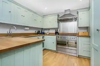 8 Fawnbrake Avenue, photo 4