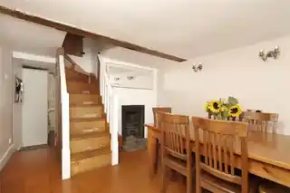 8 Feathers Place, photo 4