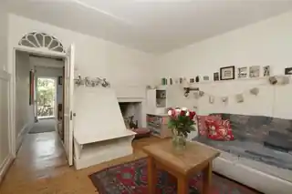 8 Feathers Place, photo 2
