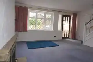 8 Field Close, photo 2