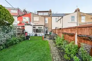 8 Forest View Road, photo 4