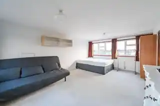 8 Forest View Road, photo 2