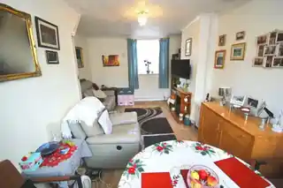 8 Fulwood Avenue, photo 3