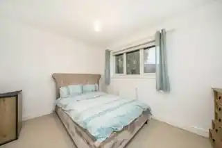 8 Glen Walk, photo 4