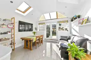 8 Gothic Road, photo 3
