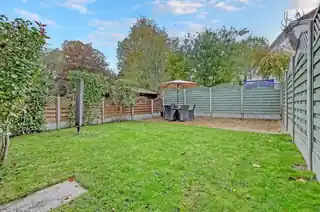 8 Grange Close, photo 3