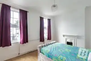 8 Hainault Road, photo 3
