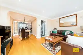8 Highlands Avenue, photo 2