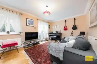 8 Highlands Avenue, photo 3