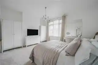 8 Howarth Road, photo 4