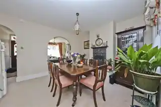 8 Hows Road, photo 4