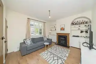 8 Johnston Terrace, photo 2