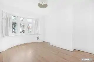 8 Kingsfield Drive, photo 2