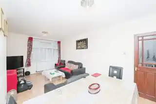 8 Kittiwake Road, photo 2