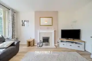 8 Lee Gardens Avenue, photo 3