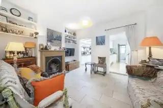 8 Linden Road, photo 3