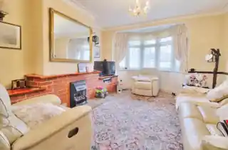 8 Lonsdale Avenue, photo 2