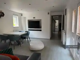 8 Major Close, photo 2