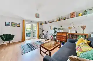8 Maria Close, photo 3