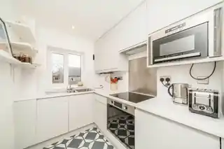 8 Melford Close, photo 3