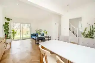 8 Meretone Close, photo 2