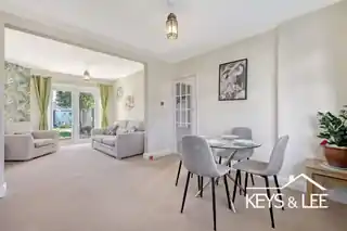 8 Moorland Close, photo 2