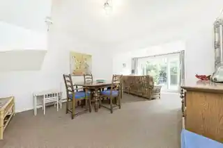 8 Morland Close, photo 2